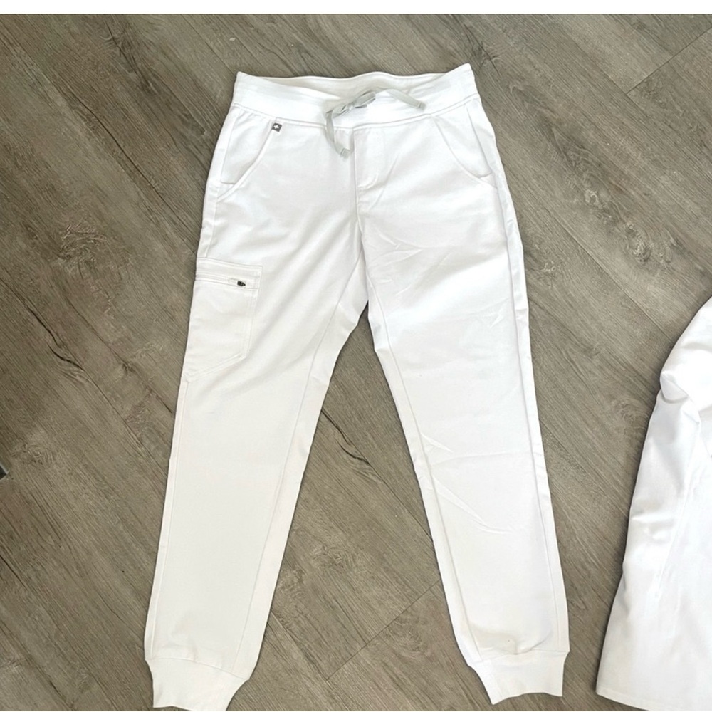 Figs women’s White Jogger Sweatpants